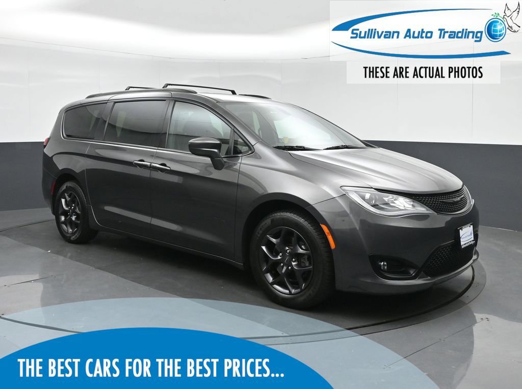 Used 2019 Chrysler Pacifica Touring-L w/ S Appearance Package FWD image 1