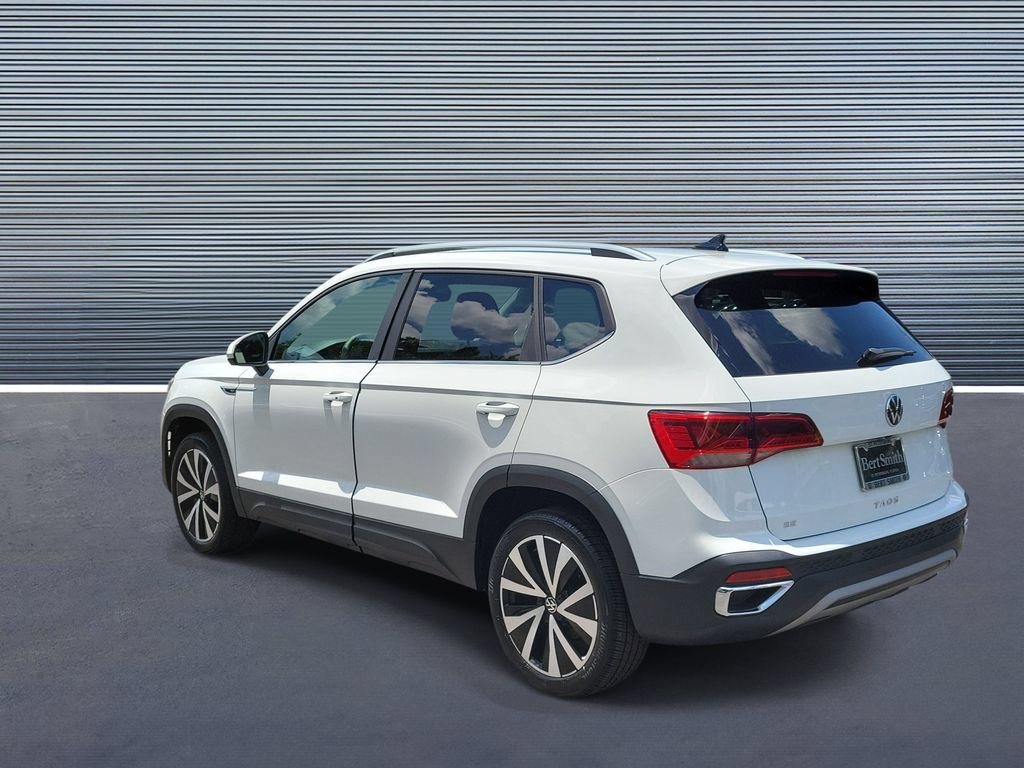 Used 2023 Volkswagen Taos SE FWD image 4