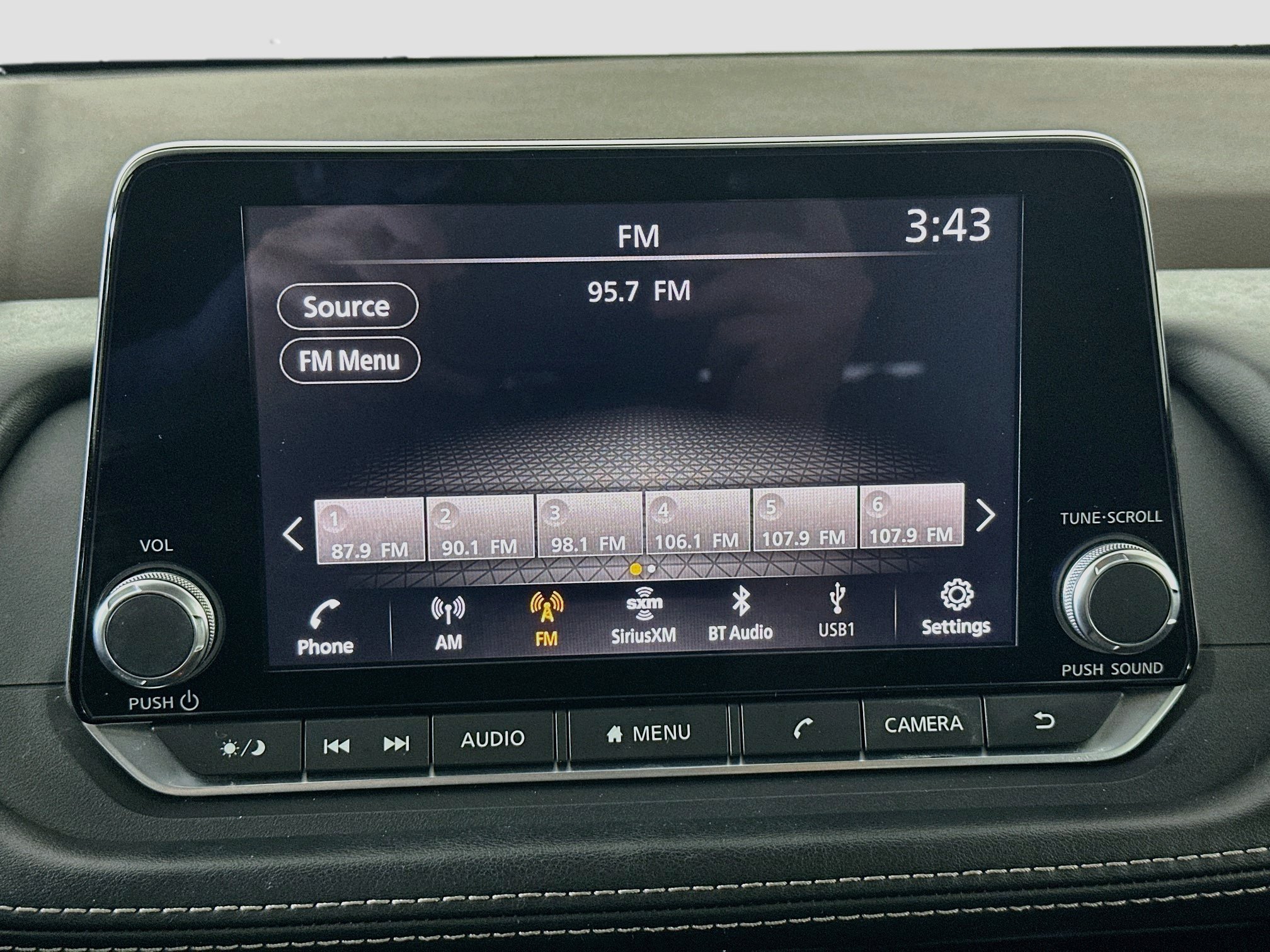 Used 2021 Nissan Rogue SV w/ Premium Package FWD image 21
