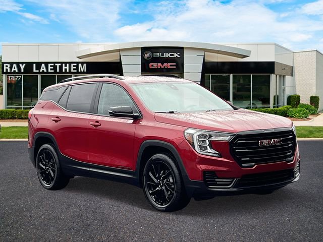 Used 2023 GMC Terrain SLE w/ Driver Convenience Package image 7