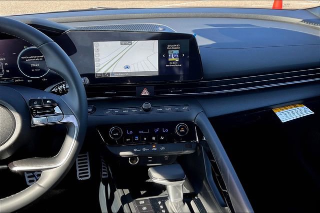 New 2025 Hyundai Elantra SEL image 7