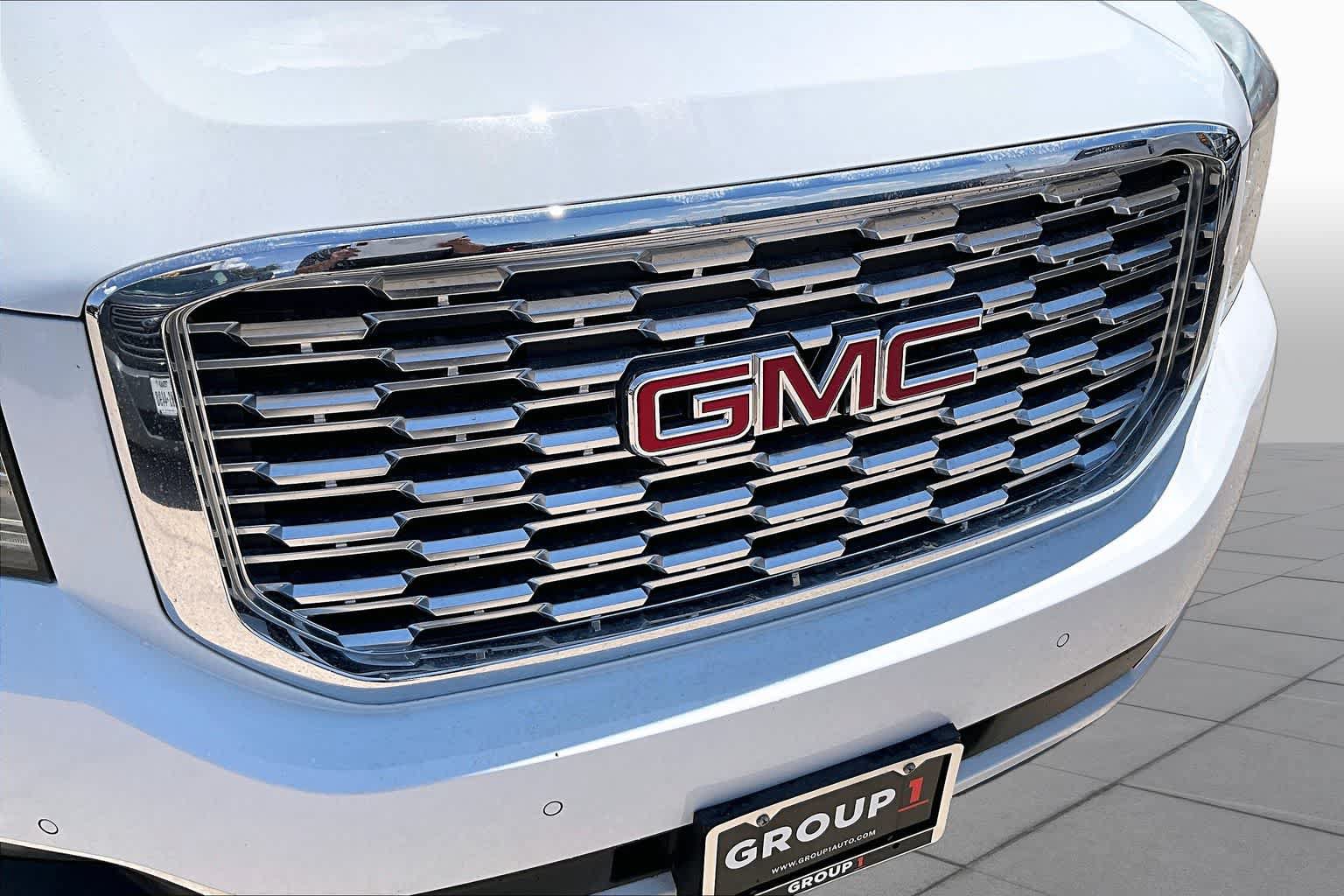 Used 2019 GMC Yukon Denali w/ Denali Ultimate Package AWD/4WD image 30