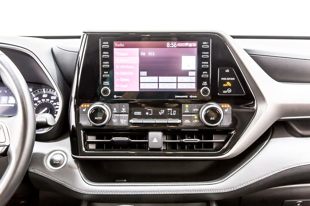 Used 2021 Toyota Highlander XLE image 18