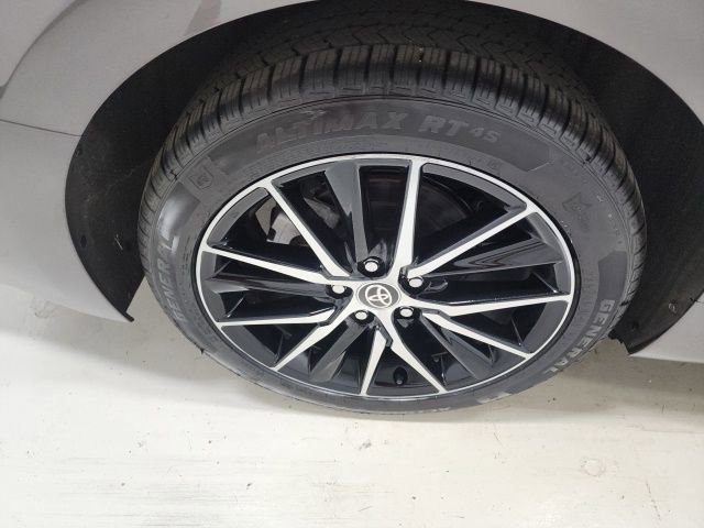 Used 2023 Toyota Camry SE FWD image 33