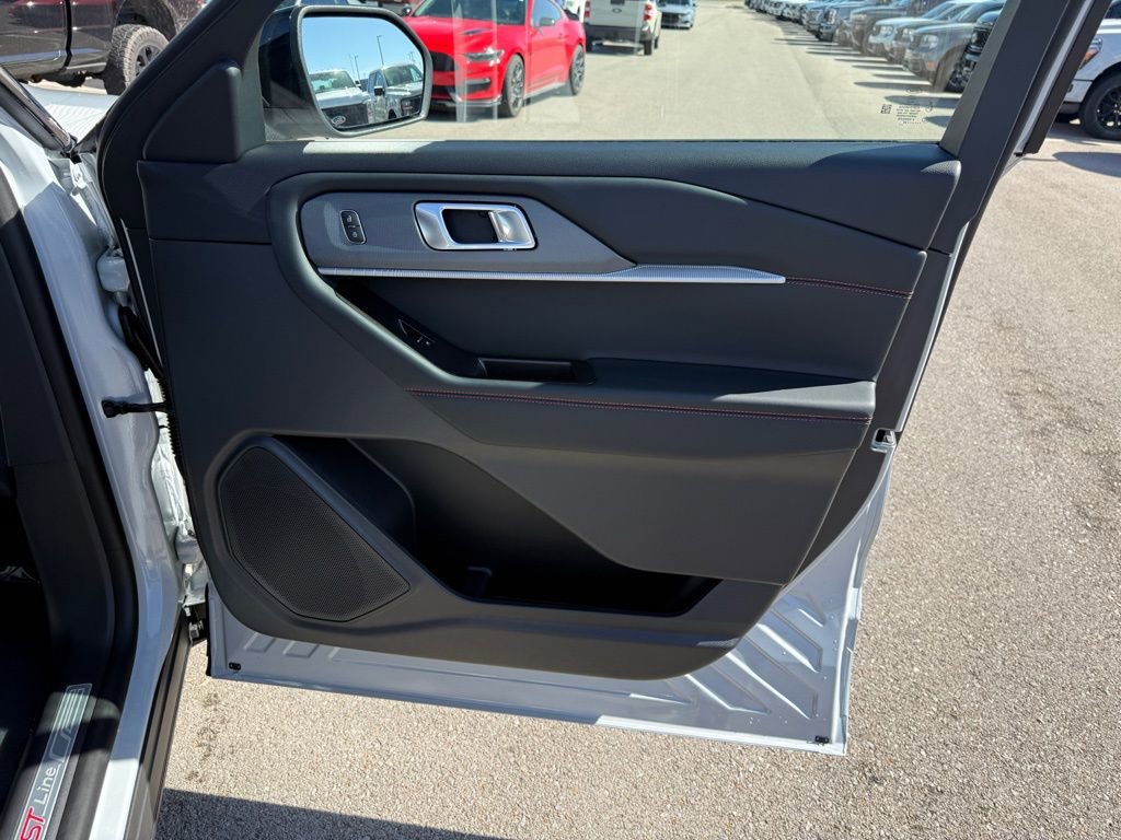 New 2026 Ford Explorer ST-Line image 17
