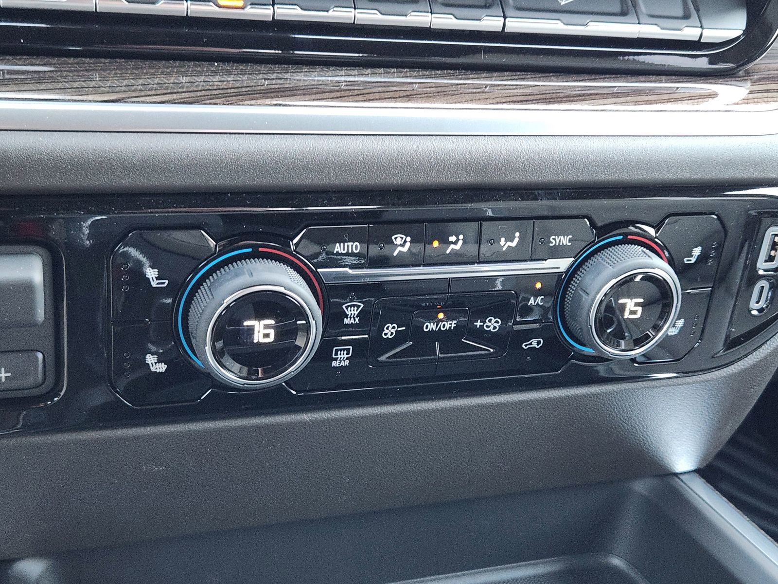 New 2026 Chevrolet Silverado 2500 LT w/ Z71 Chrome Sport Edition image 18