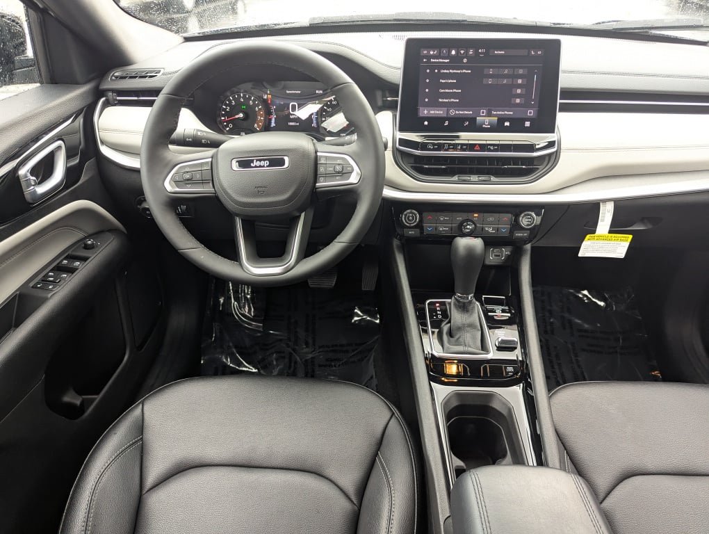 Used 2025 Jeep Compass Limited AWD/4WD image 19