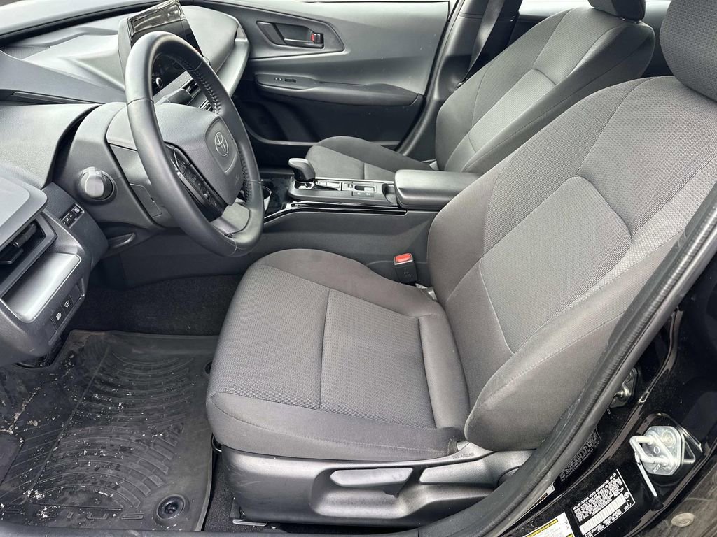 Used 2025 Toyota Prius LE image 19