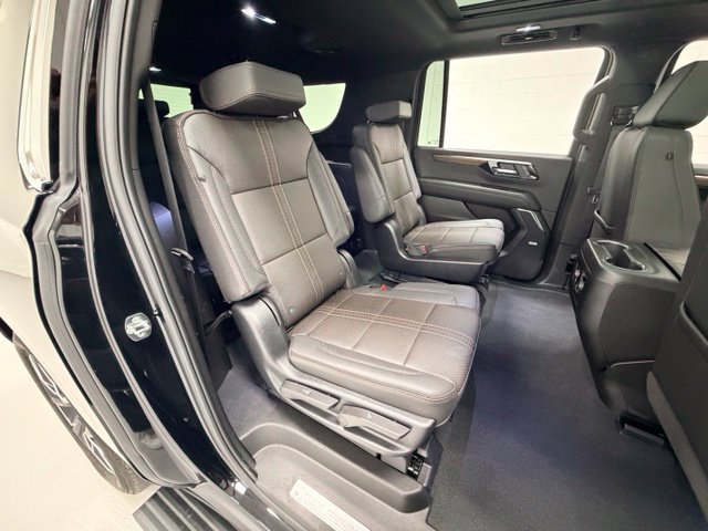 Certified 2026 Chevrolet Suburban High Country AWD/4WD image 26
