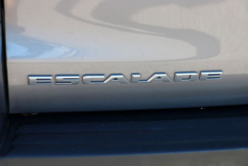 Used 2020 Cadillac Escalade ESV Premium Luxury image 9