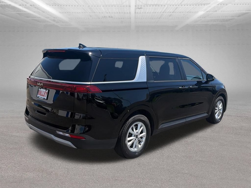 Used 2024 Kia Carnival LX FWD image 12