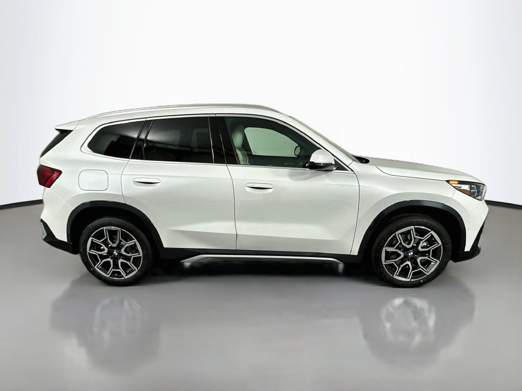 New 2027 BMW X1 xDrive28i w/ Technology Package AWD/4WD image 4