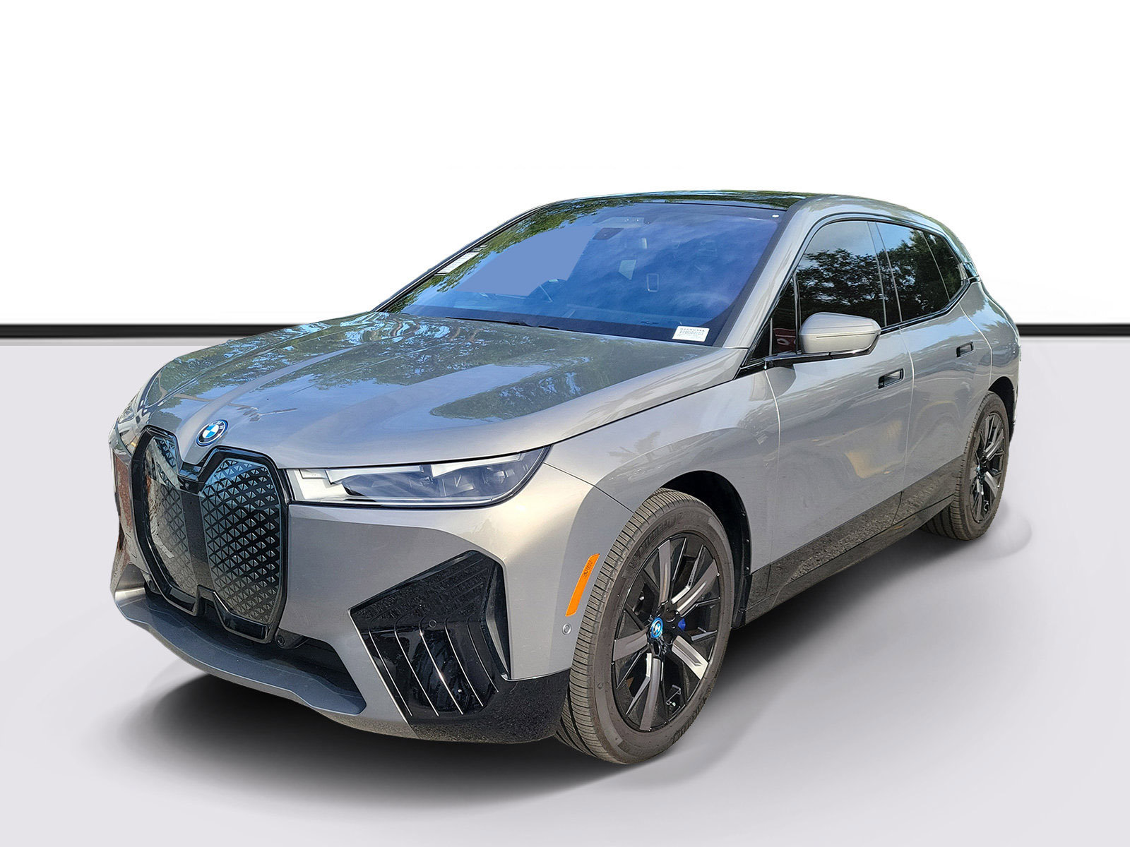 Used 2025 BMW iX xDrive50 AWD/4WD image 2
