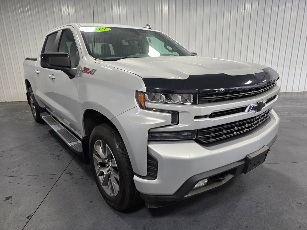 Used 2019 Chevrolet Silverado 1500 RST AWD/4WD image 2