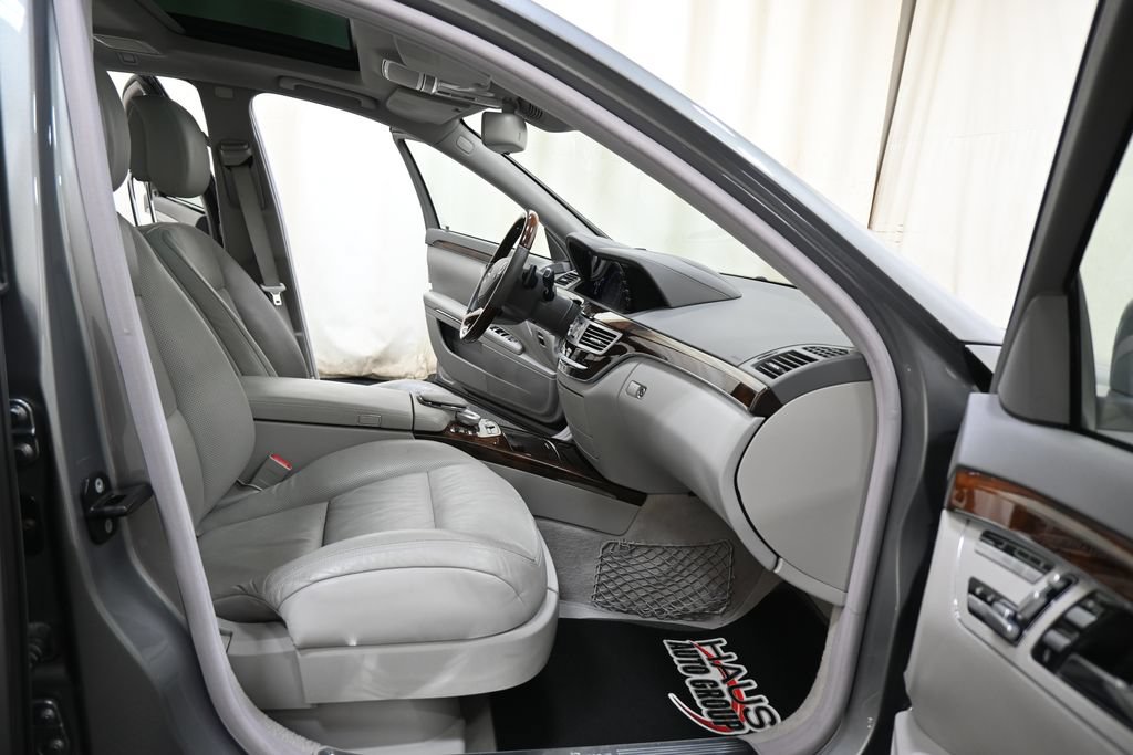 Used 2010 Mercedes-Benz S 550 4MATIC image 9