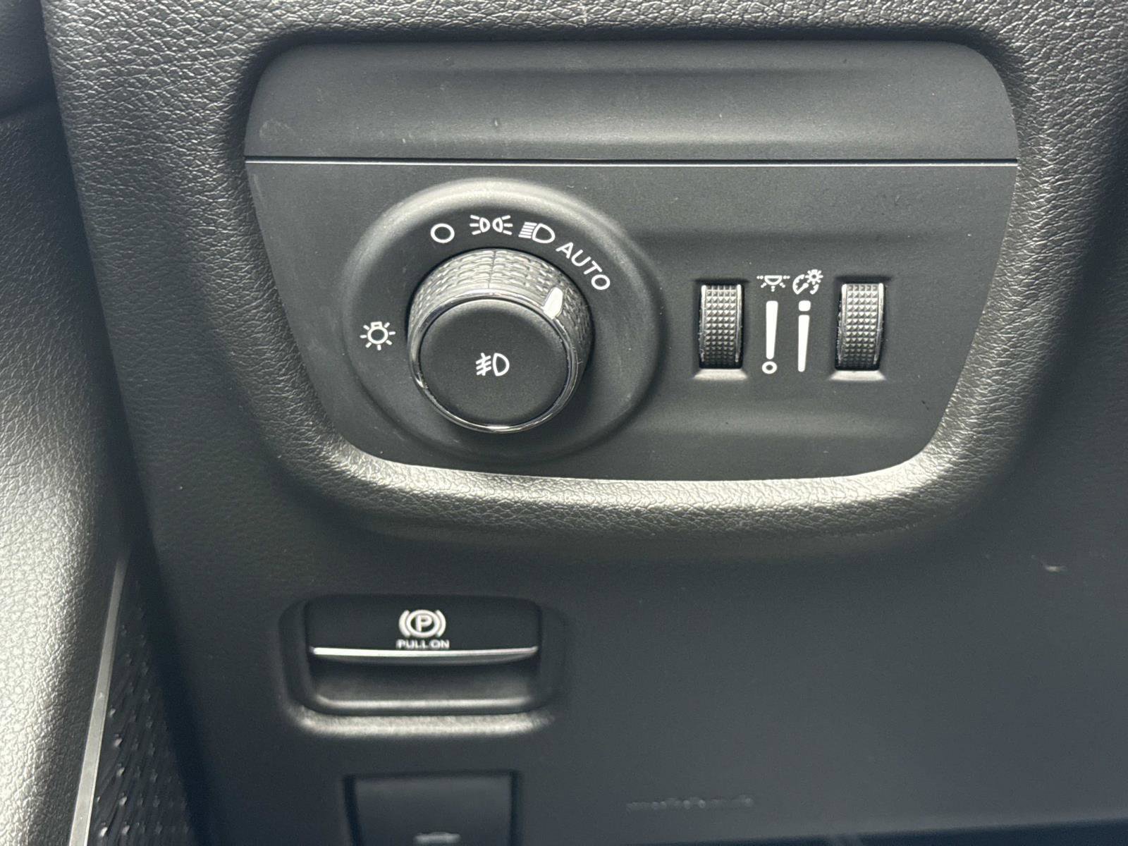 Used 2022 Jeep Grand Cherokee L Limited image 13