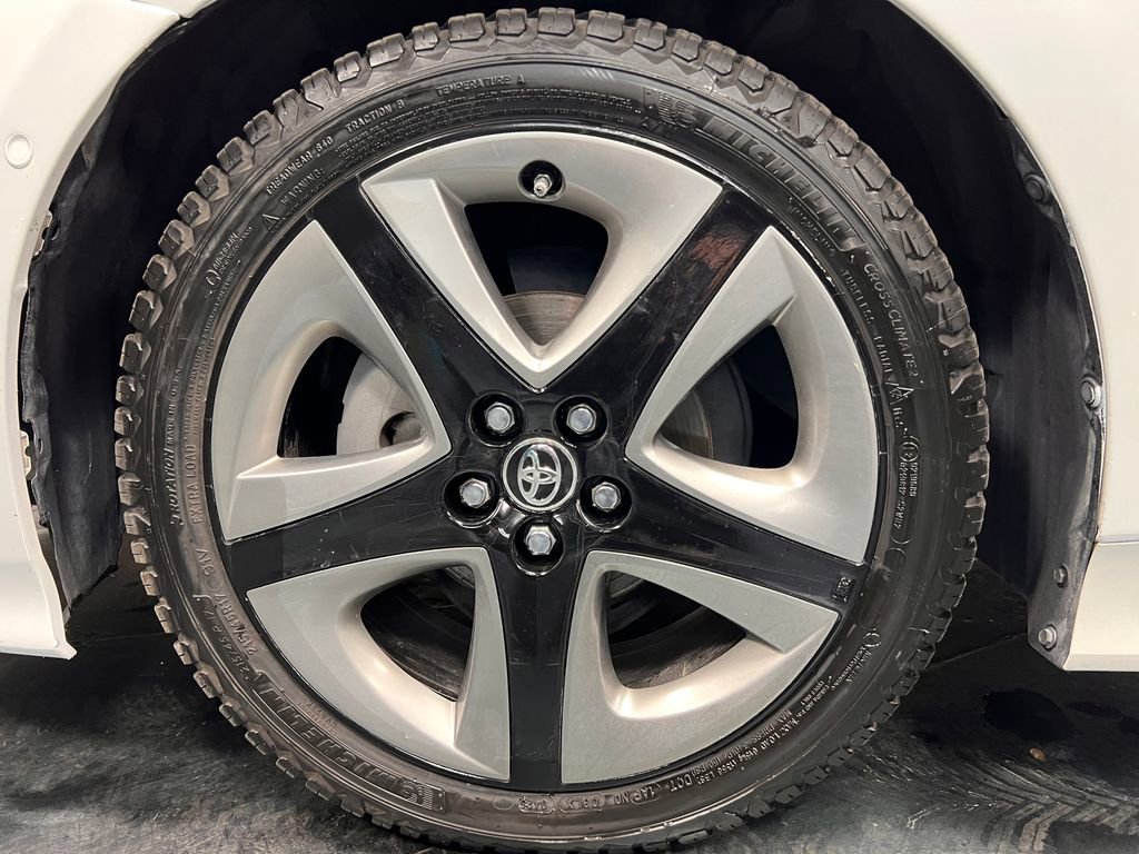 Used 2019 Toyota Prius XLE image 28