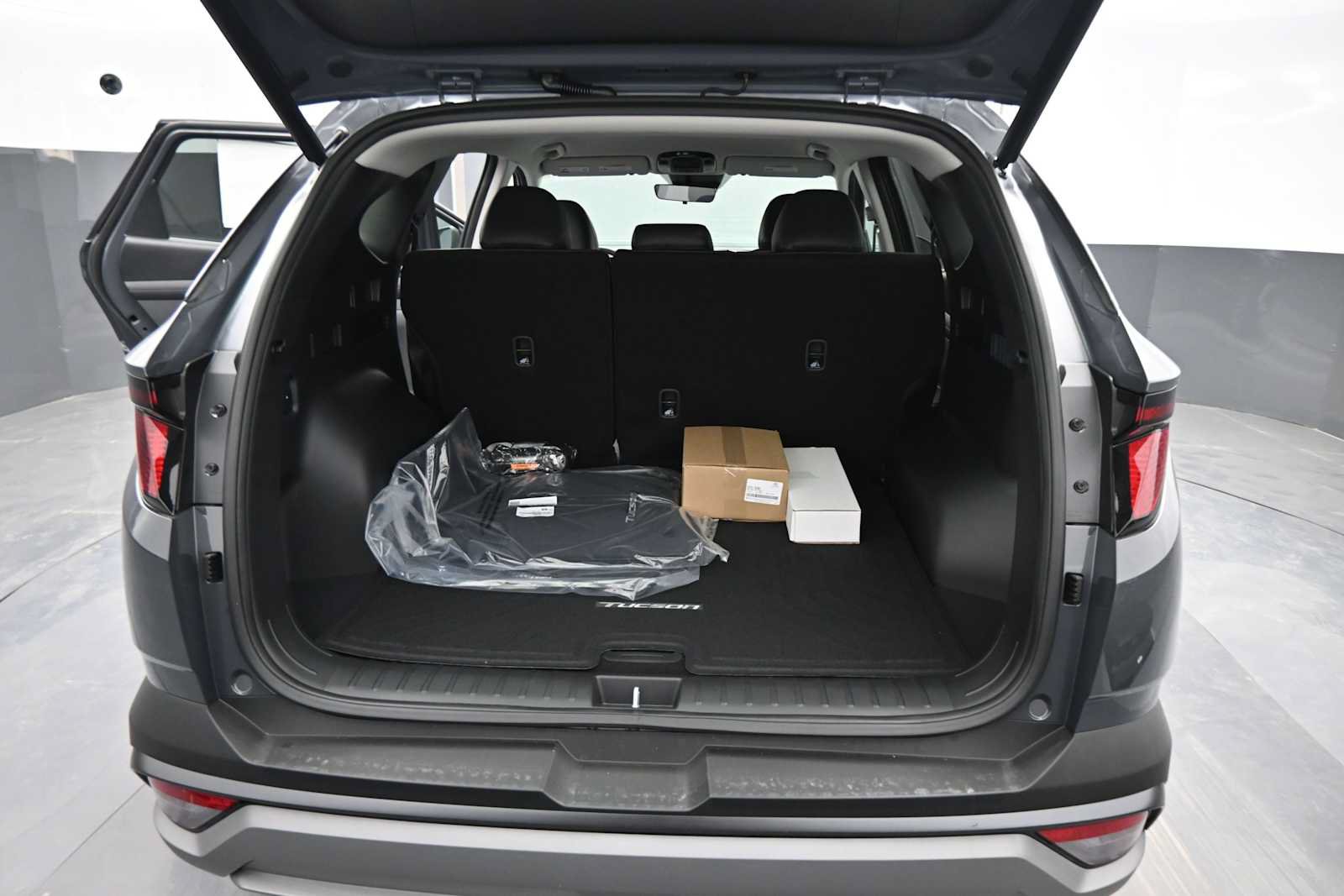 New 2026 Hyundai Tucson SEL Plus w/ Tow & Go Package AWD/4WD image 11