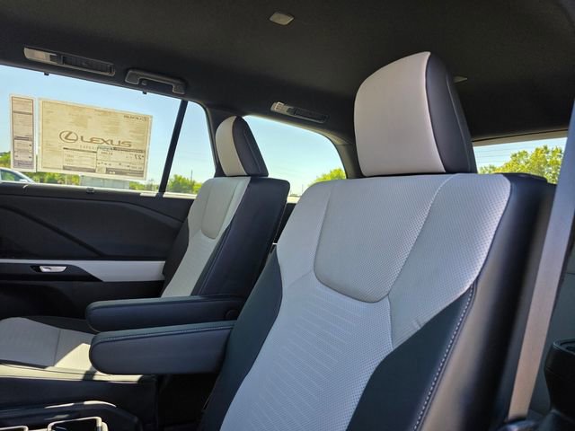 New 2026 Lexus TX 500h AWD image 18