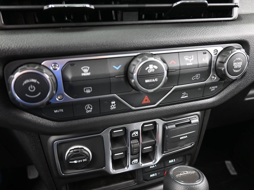 New 2026 Jeep Gladiator Sport AWD/4WD image 17