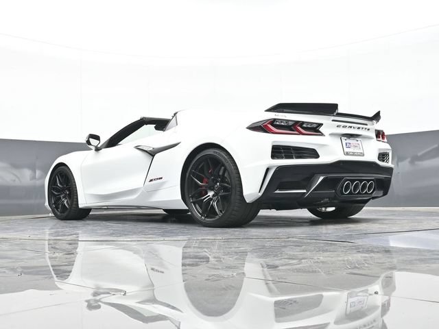 Used 2024 Chevrolet Corvette Z06 RWD image 39