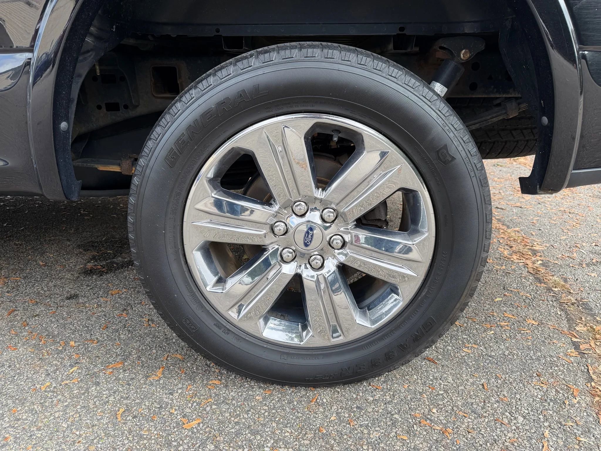 Used 2019 Ford F150 Lariat image 11