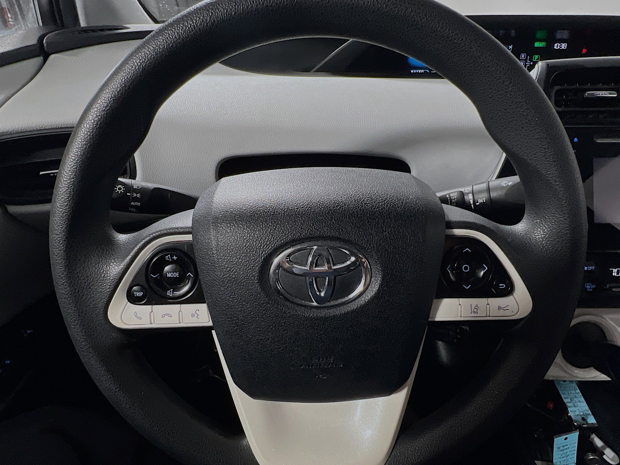 Used 2018 Toyota Prius Four image 18