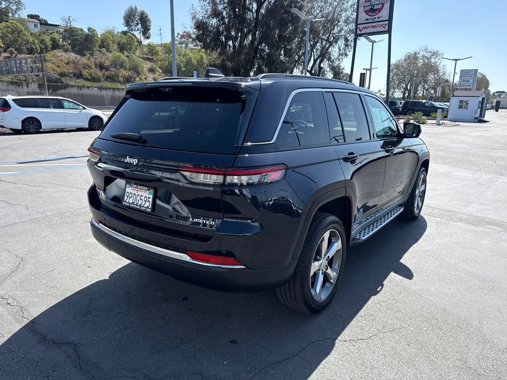 Certified 2024 Jeep Grand Cherokee Limited w/ Luxury Tech Group II RWD image 9