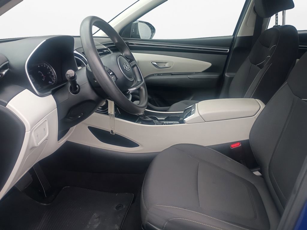 Used 2023 Hyundai Tucson SE image 19