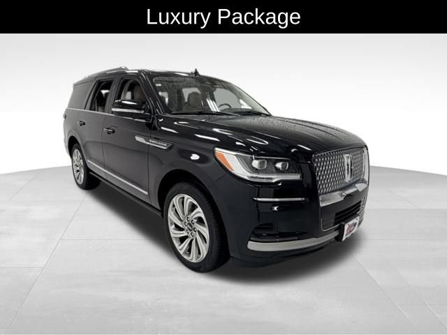 Used 2024 Lincoln Navigator Reserve AWD/4WD image 6