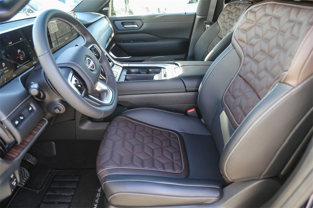 New 2025 Nissan Armada Platinum Reserve image 14