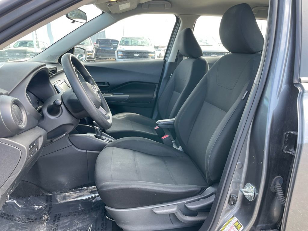 Used 2023 Nissan Kicks S FWD image 7