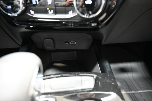 New 2026 Chevrolet Trax LT w/ Driver Confidence Package FWD image 18