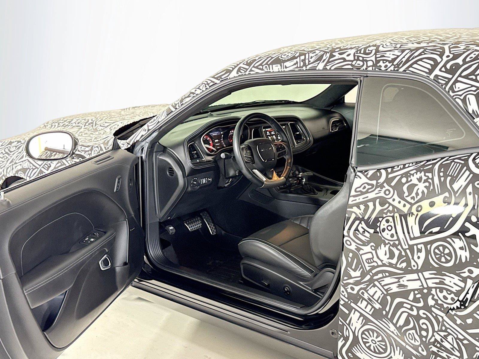 Used 2022 Dodge Challenger SRT Hellcat RWD image 12