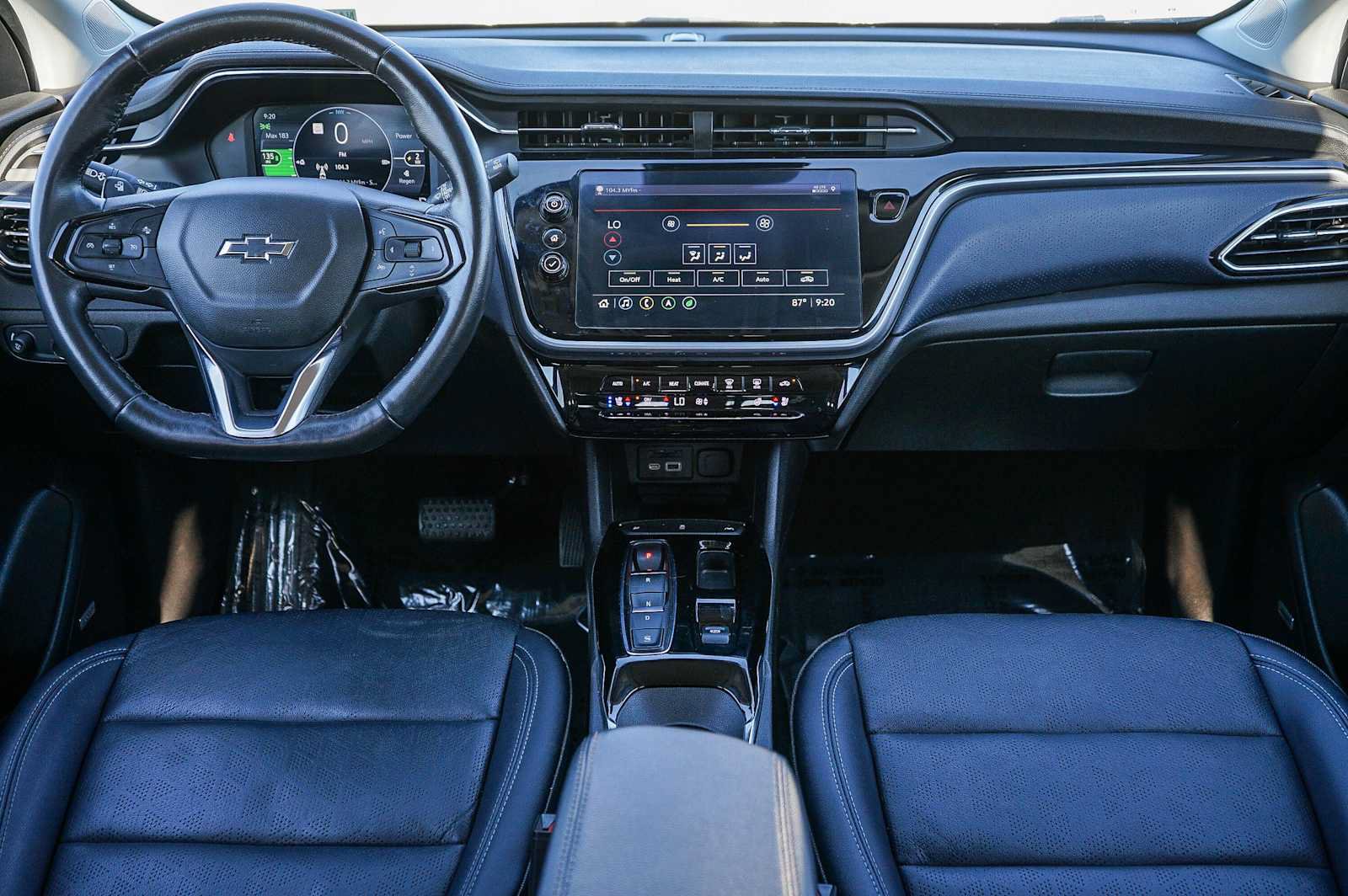 Used 2022 Chevrolet Bolt EUV Premier w/ Sun & Sound Package FWD image 12