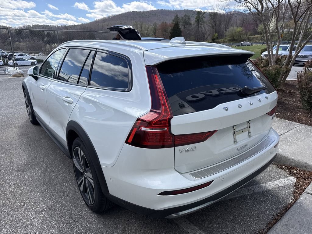 New 2026 Volvo V60 B5 Cross Country Plus w/ Protection Package Premier image 4