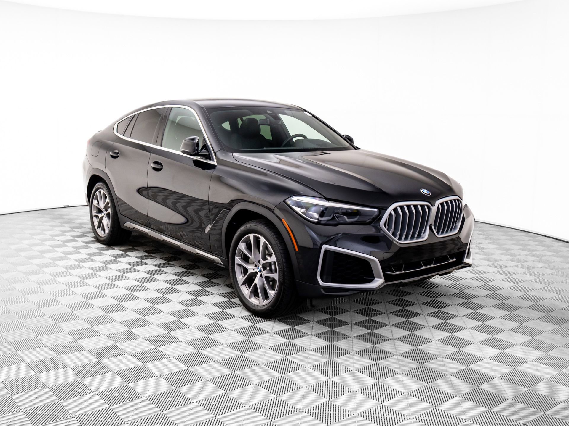 Used 2023 BMW X6 xDrive40i w/ Climate Comfort Package image 8