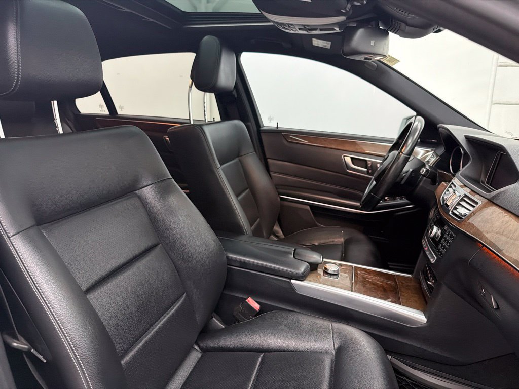Used 2014 Mercedes-Benz E 350 4MATIC Sedan image 31