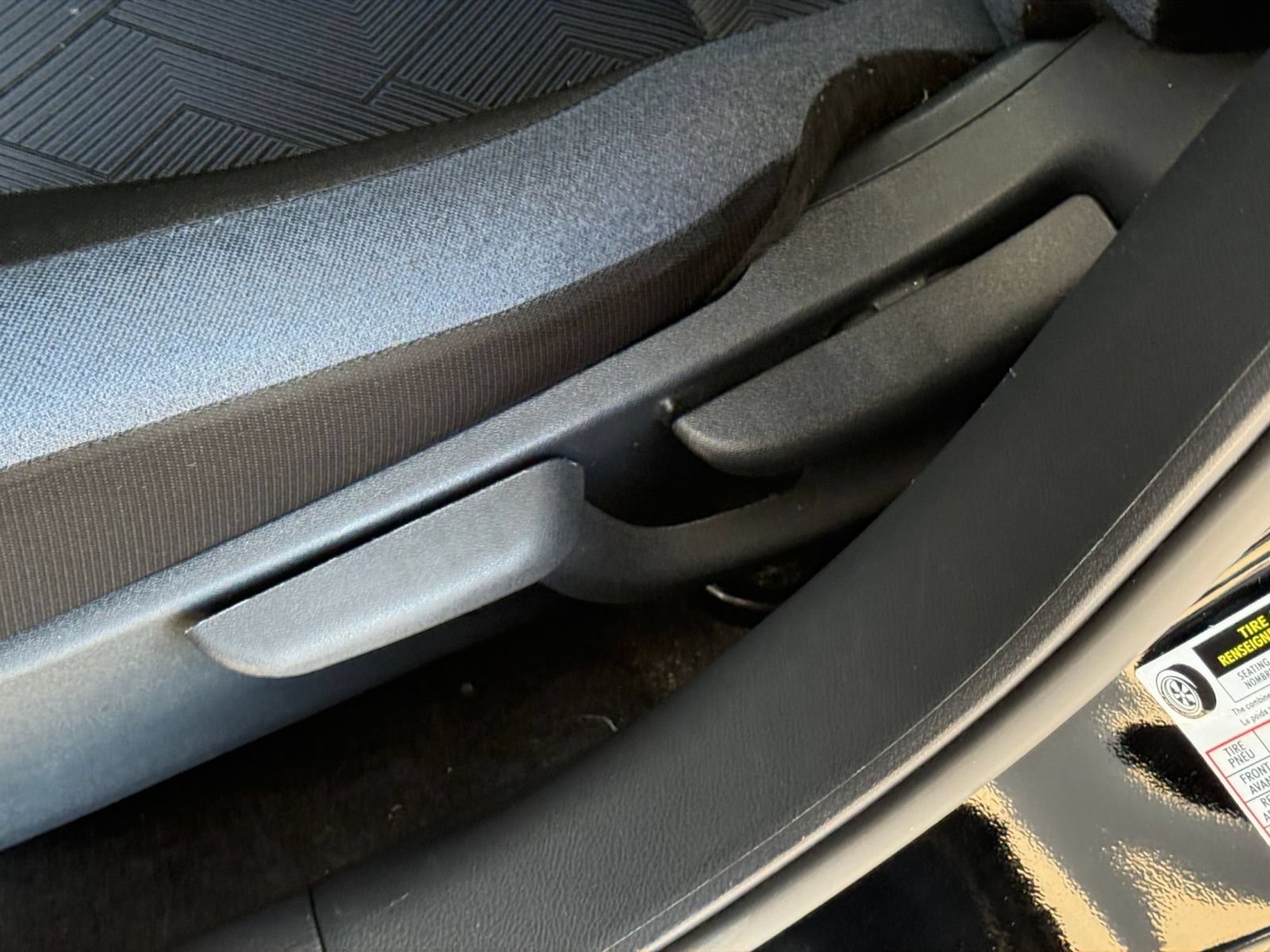 Used 2025 Nissan Versa SV FWD image 18