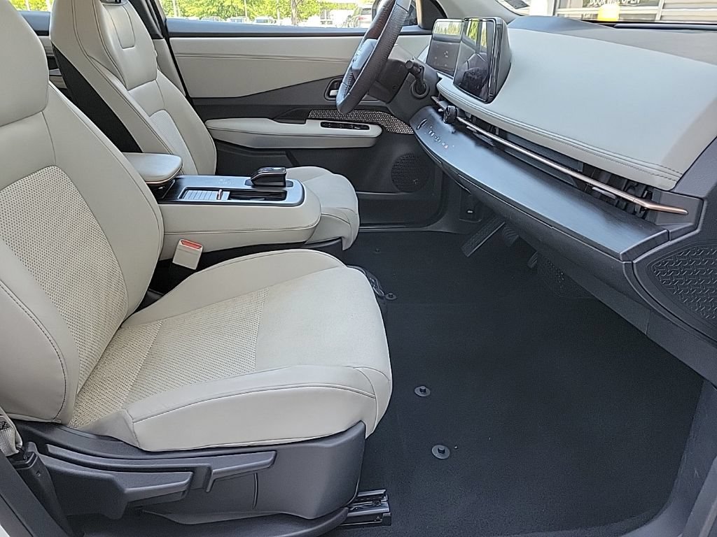 Used 2024 Nissan Ariya AWD image 17