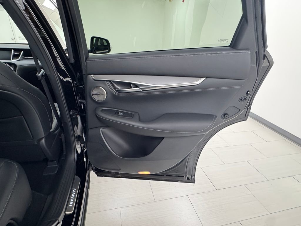 Used 2024 INFINITI QX55 Essential image 15