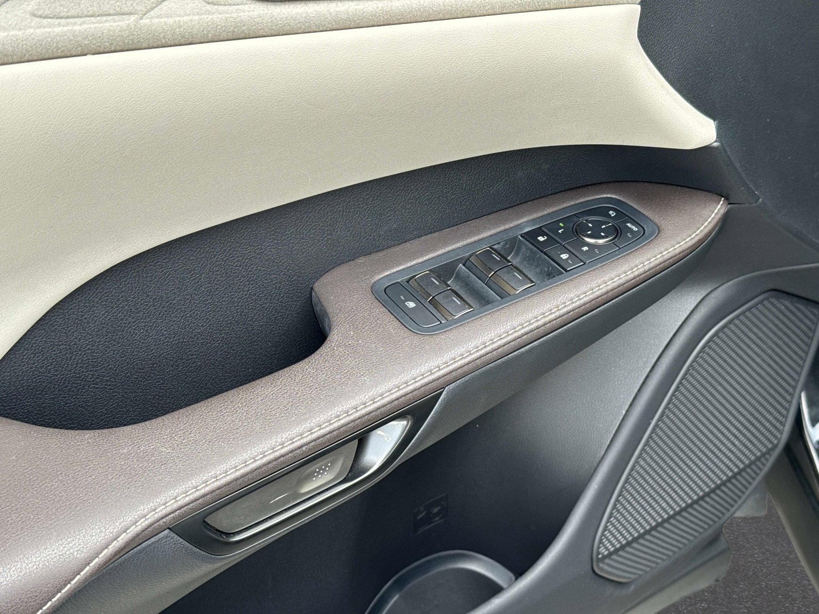 Used 2023 Lexus RX 350 w/ Accessory Package (Z1) image 20