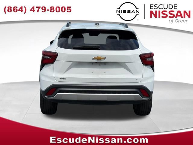 Used 2025 Chevrolet Trax LT FWD image 4