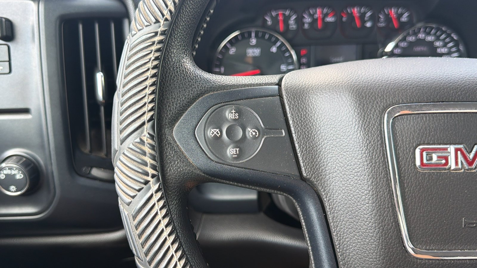Used 2019 GMC Sierra 3500 4x4 Crew Cab w/ Sierra Convenience Package image 18
