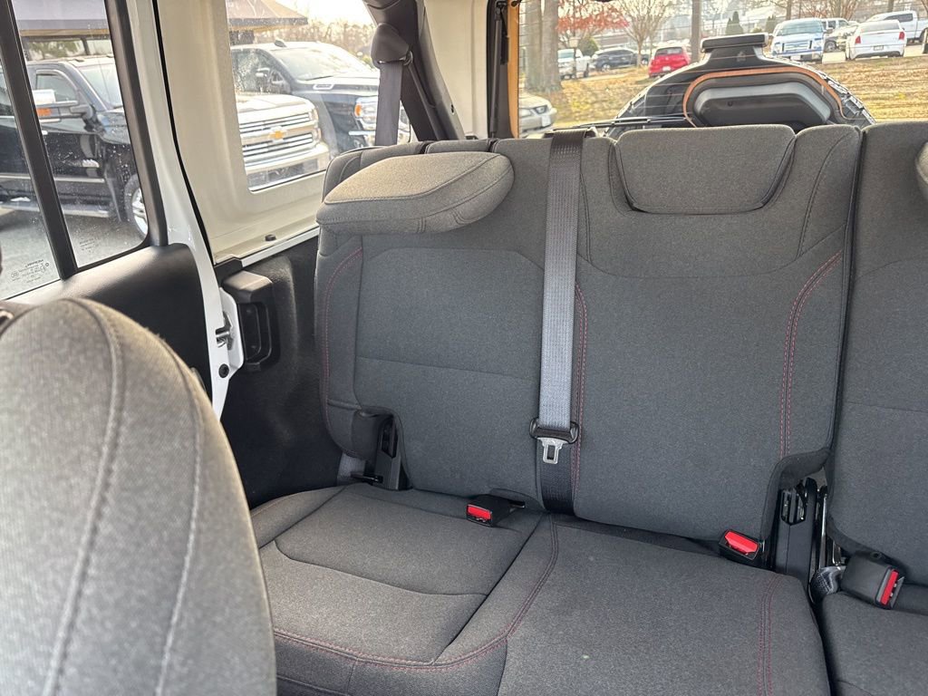 Used 2024 Jeep Wrangler Rubicon image 12