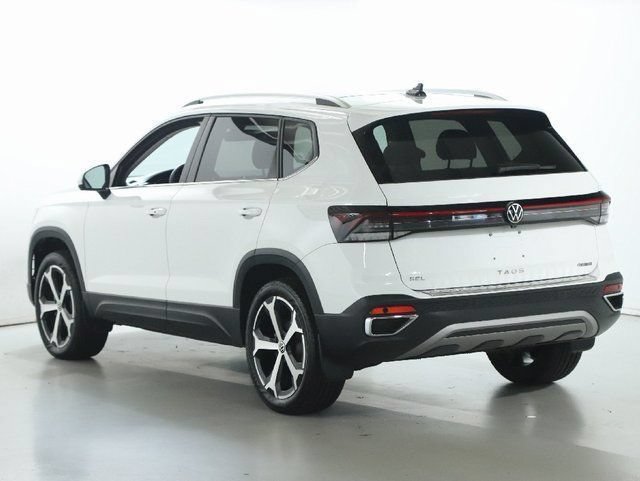 Certified 2025 Volkswagen Taos SEL AWD/4WD image 42