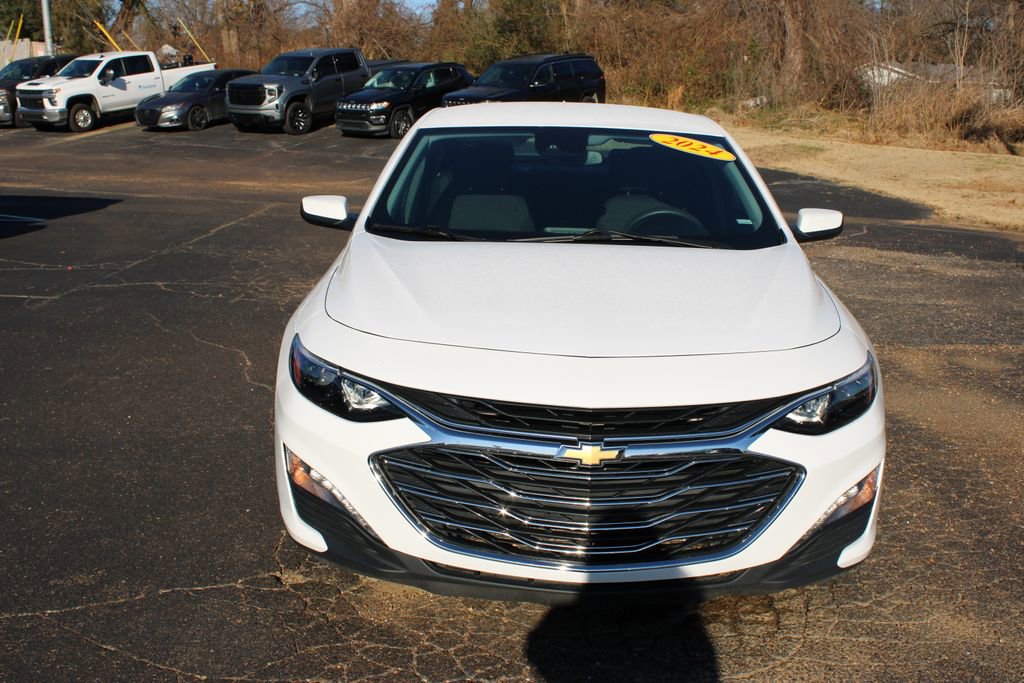 Used 2024 Chevrolet Malibu LT image 3
