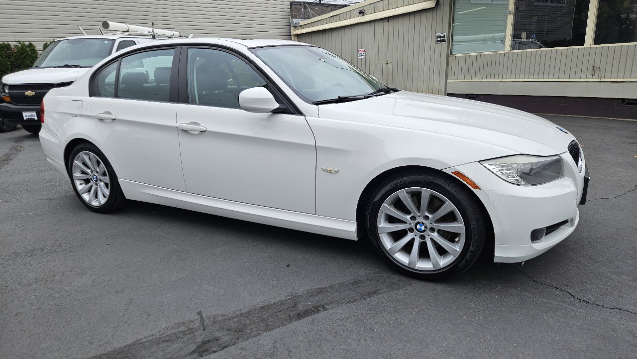 Used 2011 BMW 328i Sedan w/ Premium Pkg image 7