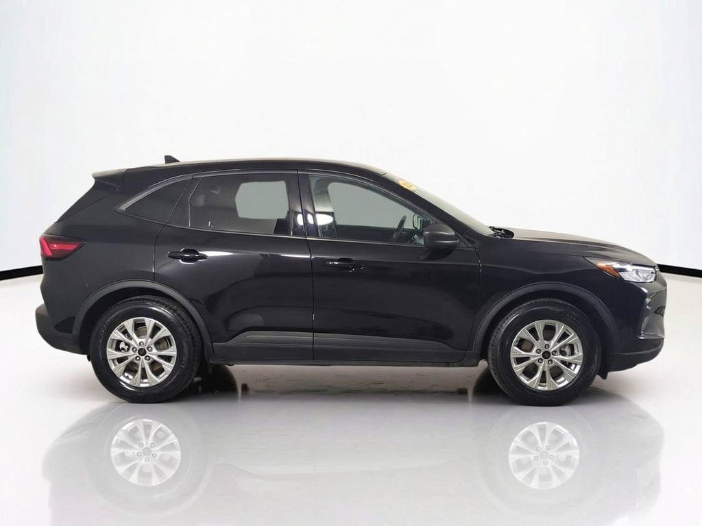 Used 2025 Ford Escape Active FWD image 4