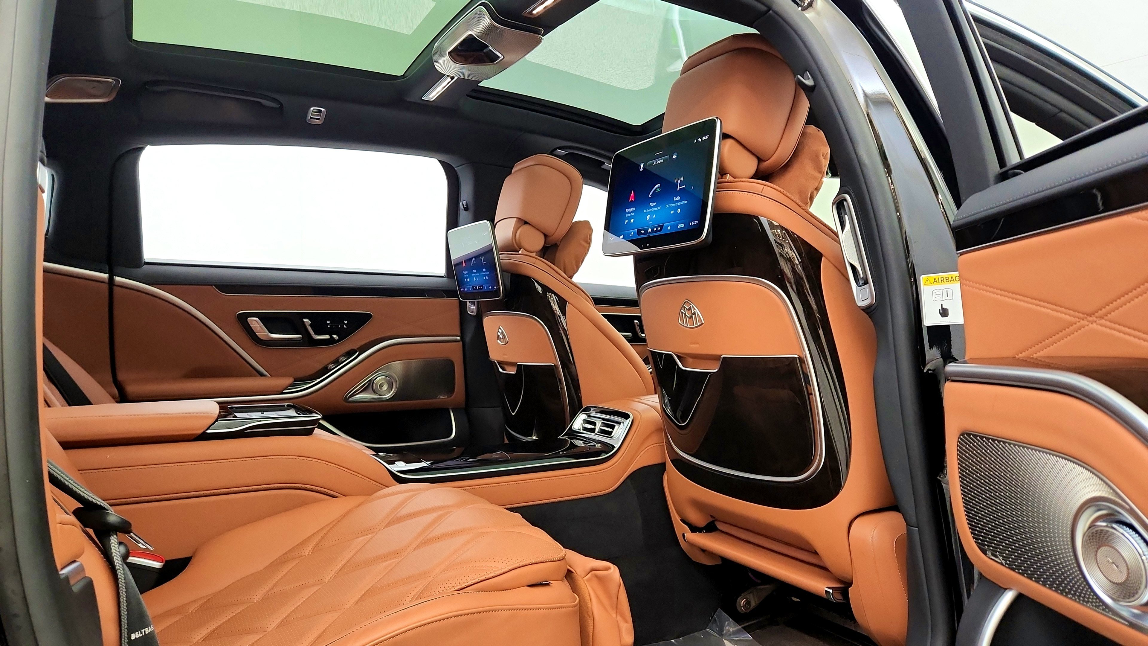 Used 2023 Mercedes-Benz Maybach S 680 4MATIC w/ Manufaktur Leather Package image 28